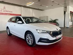 Weiß Gebraucht 2022 Skoda Octavia Ambition Kombi | 22.999 € (Superpreis)