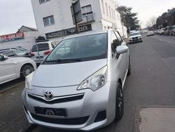 Silber Gebraucht 2014 Toyota Verso-S Life Van / Kleinbus | 9.999 € (Fairer Preis)