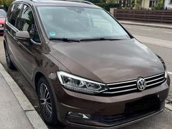 Braun Gebraucht 2016 VW Touran Highline Van / Kleinbus | 14.990 € (Guter Preis)