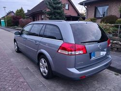 Grau Gebraucht 2007 Opel Vectra Edition Kombi | 2.599 € (Fairer Preis)