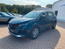 Blau Gebraucht 2021 Peugeot 5008 Business-Line Van / Kleinbus | 15.351 € (Guter Preis)