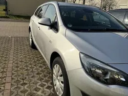 Gebraucht 2016 Opel Astra Selection Kombi | 5.500 €