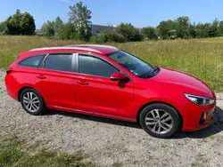 Rot Gebraucht 2017 Hyundai i30 Select Kombi | 11.099 € (Guter Preis)