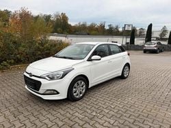 Weiß Gebraucht 2017 Hyundai i20 Kleinwagen | 6.989 € (Guter Preis)