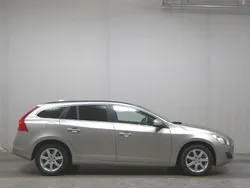 Seashell / metallic Gebraucht 2010 Volvo V60 Momentum Kombi | 4.290 € (Superpreis)