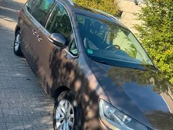 Braun Gebraucht 2010 VW Sharan Van / Kleinbus | 13.500 €