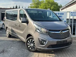 Grau Gebraucht 2016 Opel Vivaro Van | 11.888 € (Teuer)