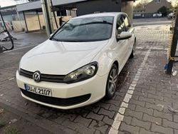 Weiß Gebraucht 2009 VW Golf VI Comfortline Kleinwagen | 4.500 € (Fairer Preis)