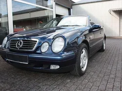 Blau Gebraucht 1998 Mercedes CLK200 Elegance Cabrio | 8.900 € (Teuer)