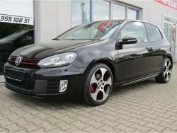 Deep black perleffekt (metallic) Gebraucht 2010 VW Golf VI GTI Kleinwagen | 7.500 € (Fairer Preis)