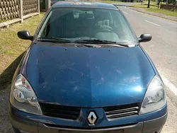 Blau Gebraucht 2004 Renault Clio II Kleinwagen | 280 €