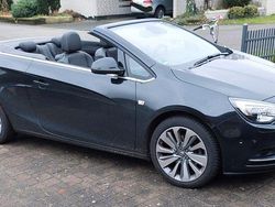 Schwarz Gebraucht 2016 Opel Cascada Edition Cabrio | 13.499 € (Etwas zu teuer)