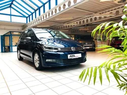 Blau Gebraucht 2018 VW Touran Comfortline Van / Kleinbus | 18.990 € (Fairer Preis)