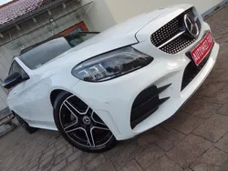 Weiß Gebraucht 2021 Mercedes C200 AMG Limousine | 28.789 € (Fairer Preis)