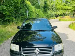 Schwarz Gebraucht 2002 VW Passat Limousine | 2.900 € (Fairer Preis)