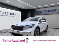 Weiss Gebraucht 2023 Skoda Enyaq iV Suite SUV | 42.777 € (Fairer Preis)