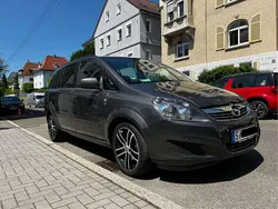 Grau Gebraucht 2010 Opel Zafira Edition Van / Kleinbus | 8.499 €