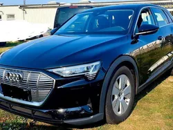 Schwarz Gebraucht 2022 Audi e-tron Basis SUV | 25.999 € (Guter Preis)