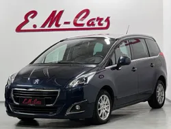 Blau Gebraucht 2015 Peugeot 5008 Allure Van / Kleinbus | 10.990 € (Fairer Preis)