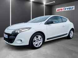 Weiß Gebraucht 2011 Renault Mégane III Coupé | 6.990 € (Etwas zu teuer)
