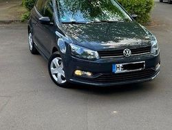 Grau Gebraucht 2015 VW Polo Trendline Kleinwagen | 6.399 € (Fairer Preis)