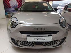 Beige Neu 2025 Fiat 600E La Prima SUV | 37.490 €