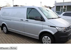 Reflexsilber (metallic) Gebraucht 2024 VW T6.1 Van | 38.950 € (Superpreis)