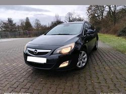 Schwarz Gebraucht 2012 Opel Astra Kombi | 3.800 €