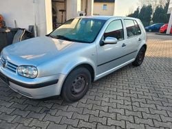 Silber Gebraucht 2001 VW Golf IV Kleinwagen | 1.200 € (Guter Preis)