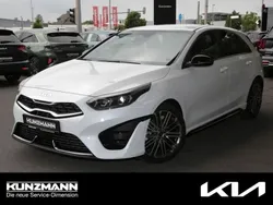 Deluxeweiß metallic Neu 2025 Kia Ceed GT GT-Line Limousine | 31.890 € (Fairer Preis)