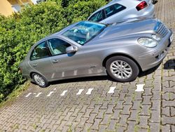 Beige Gebraucht 2008 Mercedes E280 Classic Limousine | 6.500 € (Fairer Preis)