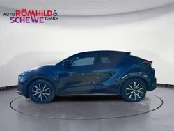 Grün Neu 2024 Toyota C-HR Team SUV | 38.690 € (Etwas zu teuer)