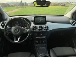 Rot Gebraucht 2018 Mercedes B220 Van / Kleinbus | 17.400 € (Guter Preis)
