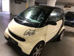Schwarz Gebraucht 2003 Smart ForTwo Coupé Basis Coupé | 1.488 € (Guter Preis)