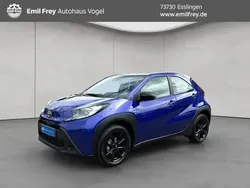 Blau Gebraucht 2024 Toyota Aygo Play Kleinwagen | 17.980 € (Fairer Preis)