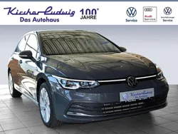 Grau Gebraucht 2023 VW Golf VIII Style Limousine | 20.990 € (Fairer Preis)