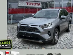 Silber Gebraucht 2022 Toyota RAV4 Hybrid Team SUV | 31.990 € (Superpreis)