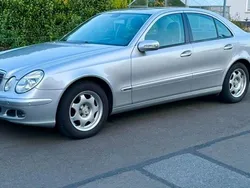 Silber Gebraucht 2005 Mercedes E240 Classic Limousine | 6.500 € (Fairer Preis)