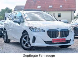 Weiß Gebraucht 2024 BMW 218 Active Tourer Shadowline Van / Kleinbus | 31.749 € (Guter Preis)