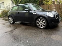 Schwarz Gebraucht 2006 Mini Cooper S Kleinwagen | 8.900 € (Etwas zu teuer)