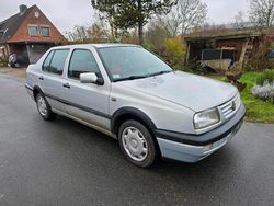 Silber Gebraucht 1997 VW Vento Limousine | 990 € (Guter Preis)