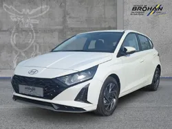 Weiß Neu 2024 Hyundai i20 Trend Limousine | 18.280 € (Guter Preis)