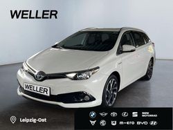 Weiss Gebraucht 2016 Toyota Auris Hybrid Design Kombi | 15.990 € (Fairer Preis)