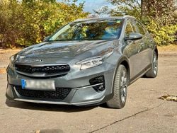 Grau Gebraucht 2021 Kia XCeed Basis SUV | 18.790 €