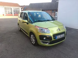 Gelb Gebraucht 2010 Citroën C3 Picasso Tendance Van / Kleinbus | 3.250 € (Fairer Preis)
