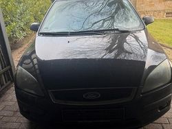 Schwarz Gebraucht 2005 Ford Focus Kleinwagen | 700 €