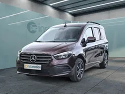 Rot Gebraucht 2025 Mercedes T180 Van / Kleinbus | 35.980 €