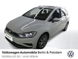 Pure white Gebraucht 2020 VW Golf Sportsvan Highline Van / Kleinbus | 21.500 € (Etwas zu teuer)