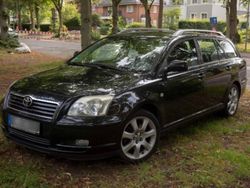 Schwarz Gebraucht 2004 Toyota Avensis Executive Kombi | 3.199 € (Teuer)