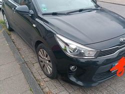 Schwarz Gebraucht 2017 Kia Rio DREAM-TEAM Edition Limousine | 8.900 € (Fairer Preis)